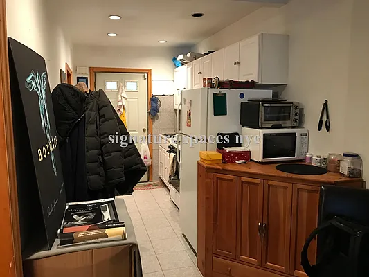 Rented by Signature Spaces NYC Corp | media 1