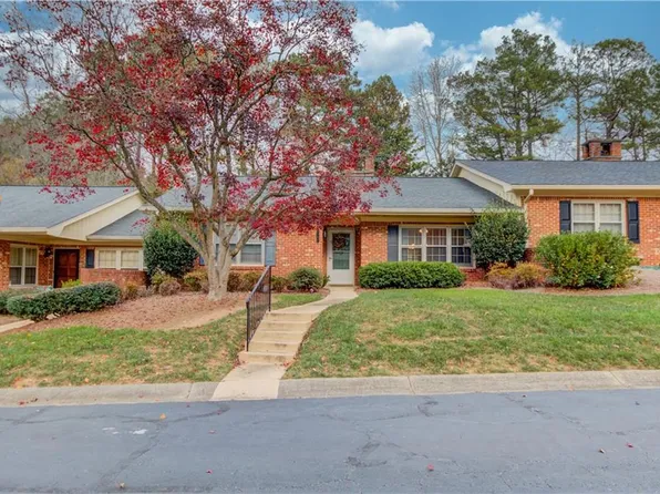 6381 E Deer Hollow Way, Peachtree Corners, GA 30092