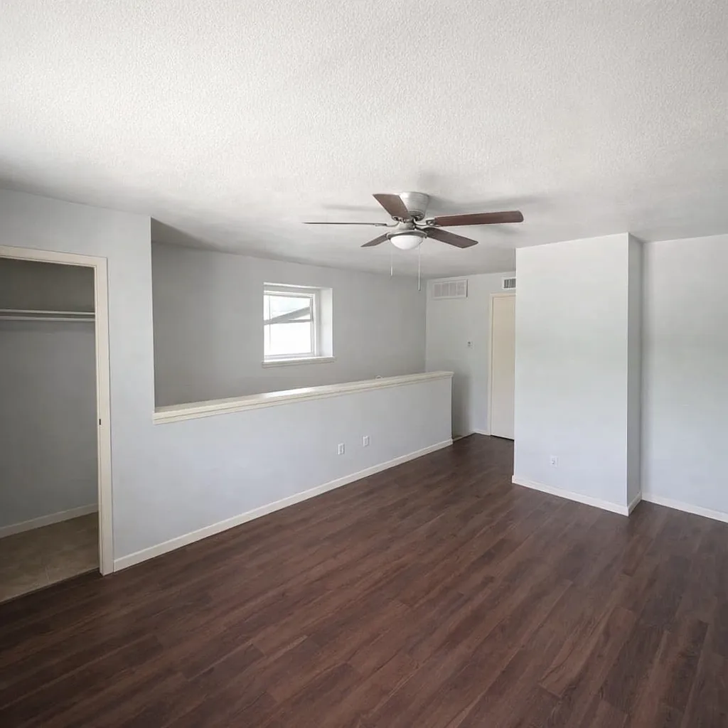 Building Photo - 2100 Wilcrest Dr #119