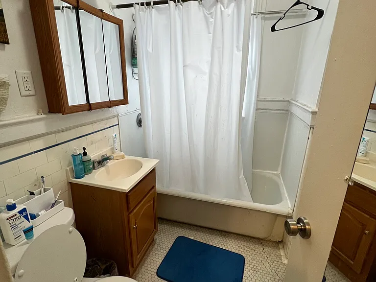 104 Queensberry St #10 — Photo 15