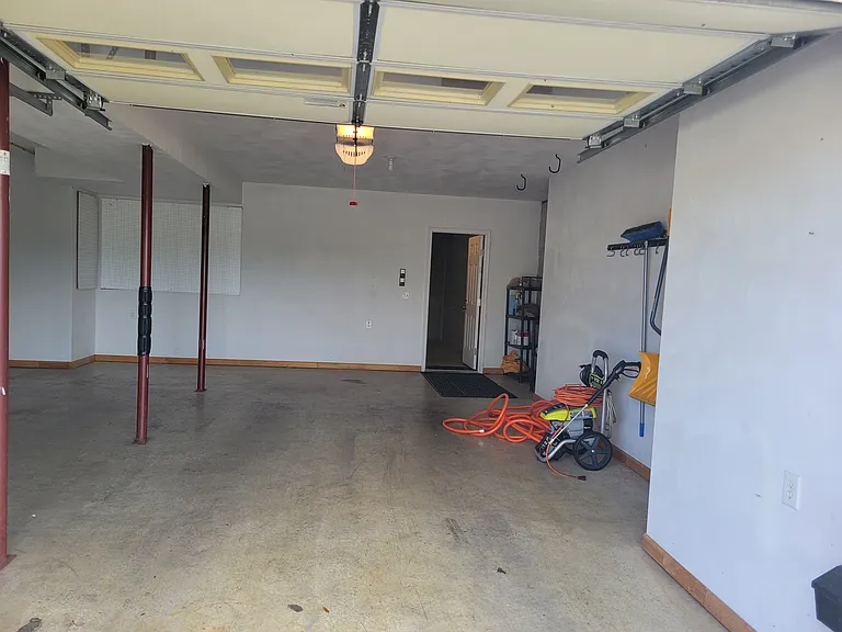 110 Amethyst Dr — Photo 21