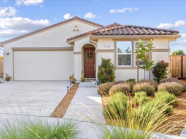 2590 Ryan Dr, Hollister, CA 95023
