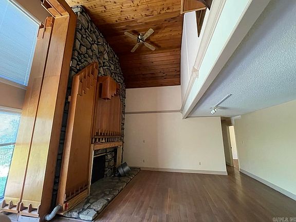 5th image of 2800 Meadow Rdg
