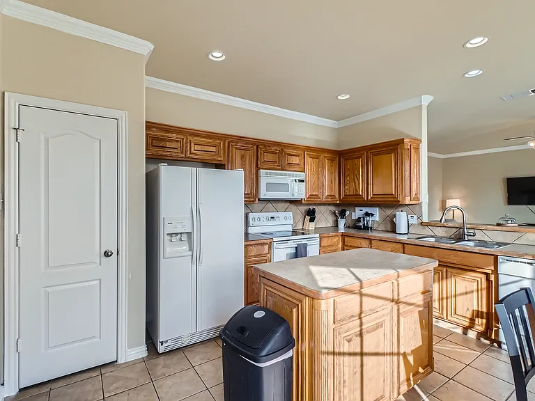1880 Woodchase Dr — Photo 17