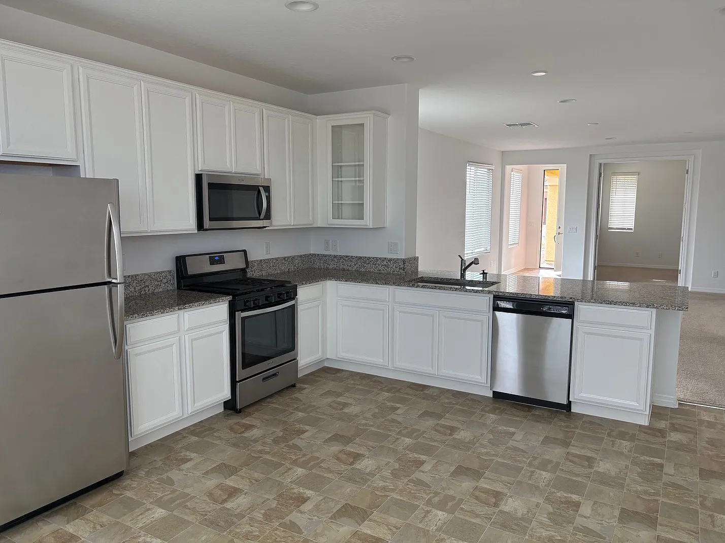 2 bed, 1446 sqft, $1,930 — Photo 3