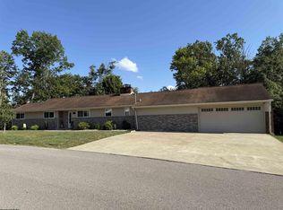 893 Woodland Dr, Bridgeport, WV 26330