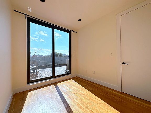 2nd image of 139 W 123rd St APT 5F