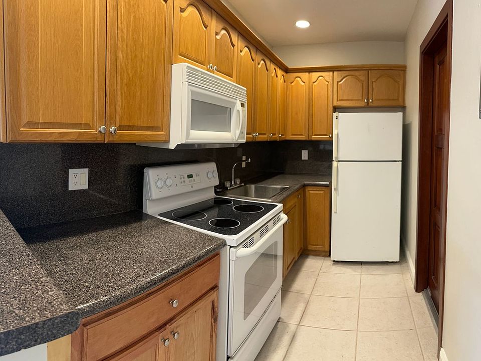 1st image of 1931 NE 51st St APT 1