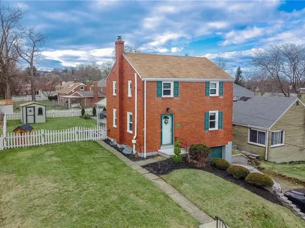 1621 Greencrest Dr, Pittsburgh, PA 15226