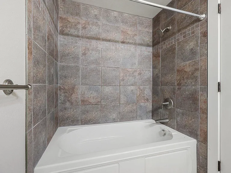 4256 Country Woods Ct — Photo 26