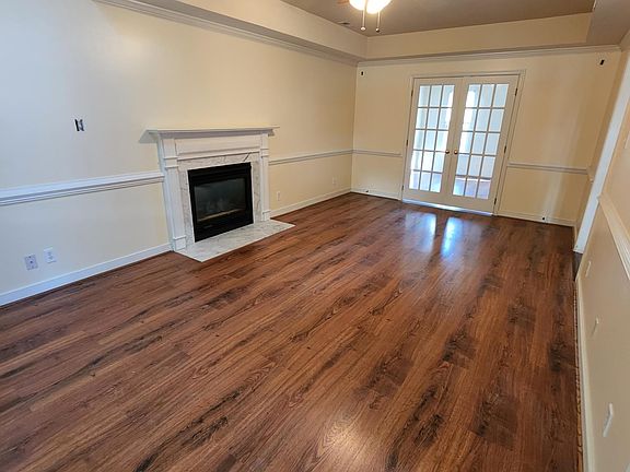 Family room (picture 2)