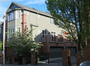 2370 NW Raleigh St #6, Portland, OR 97210
