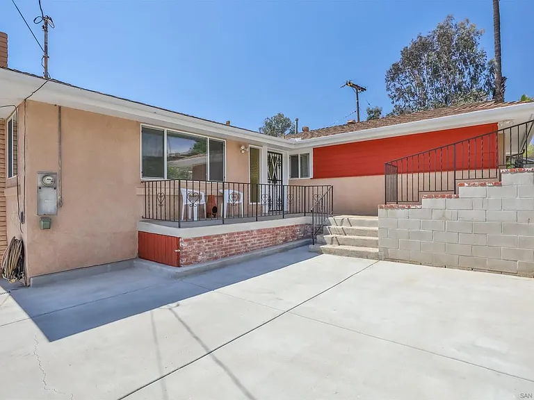 1628 Helix St — Photo 15