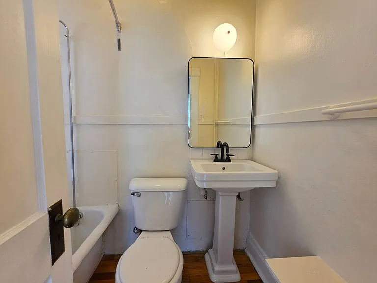 1032 Pine — Photo 16