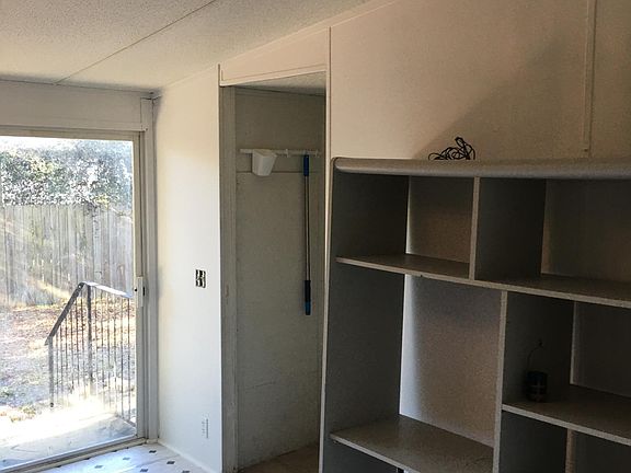 3rd image of 316 Shady Oak Cir