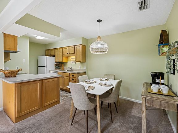 4th image of 2727 Forest Ridge Dr #K7