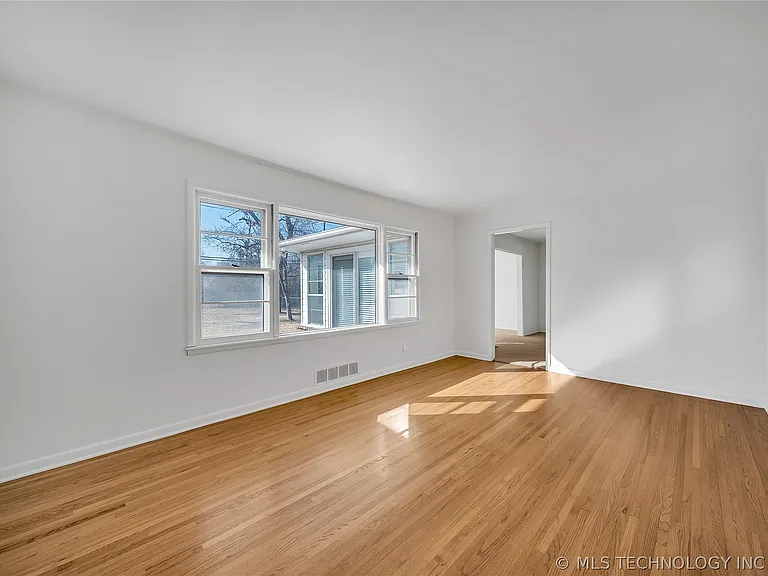 3844 E 56th Pl — Photo 6