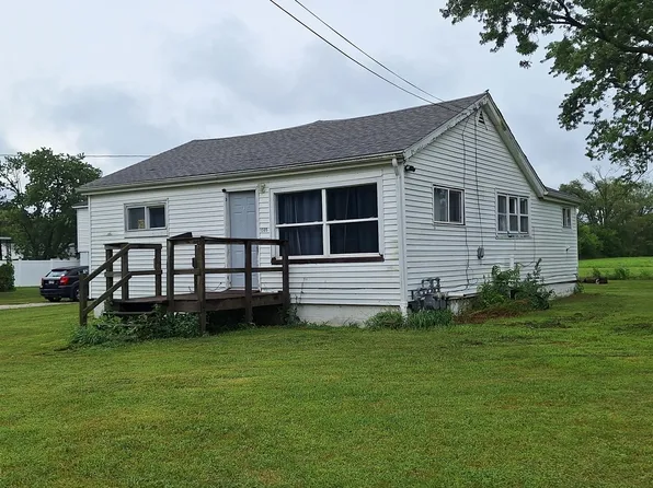 1505 N Otter Creek Rd, Streator, IL 61364
