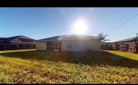 1st image of 402 NE 23rd Pl