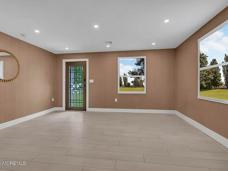 24 Johnston St — Photo 12