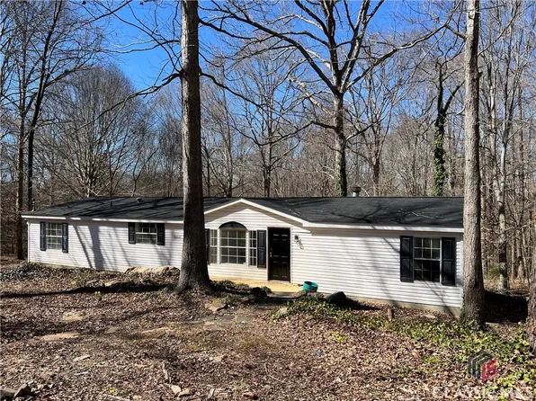 192 Riverbend Drive, Commerce, GA 30530