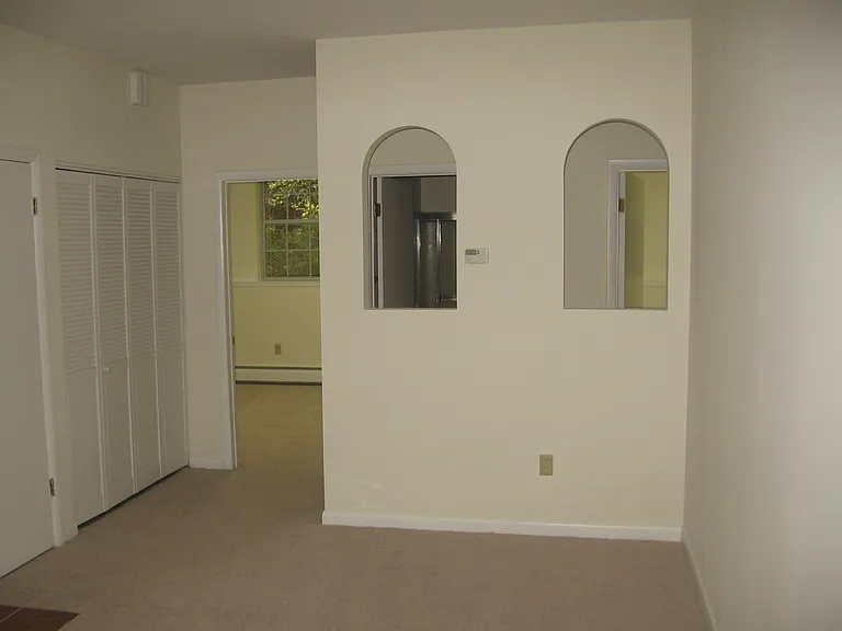 Eastgate Apartments — Photo 10