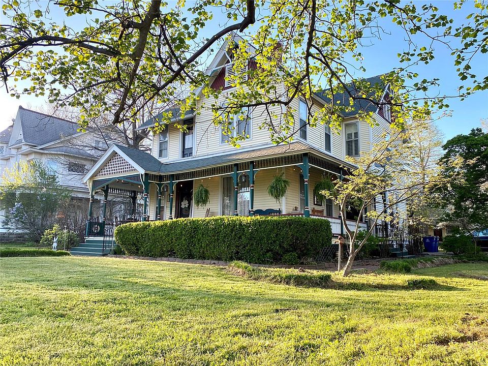 324 E Commercial St, Charleston, MO 63834 Zillow