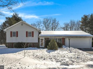 6441 Cherry St, East Petersburg, PA 17520