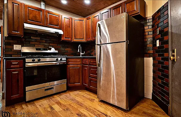 Rented by Batra Group Inc | media 14