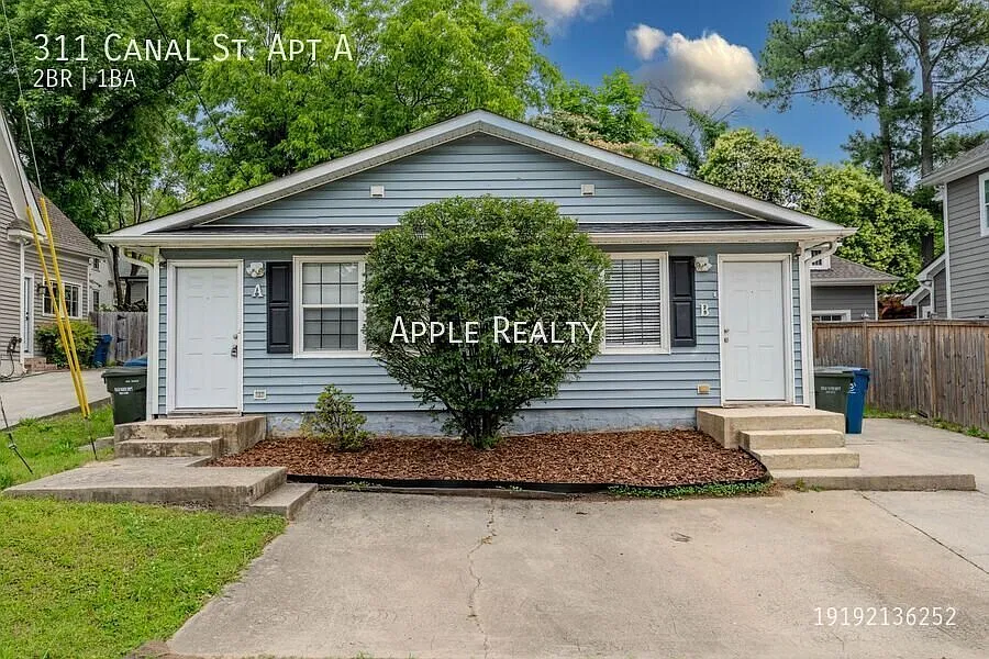 Newly Updated 2 bed 1 bath duplex - Available in October — Photo 1