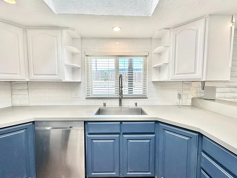 31428 Old River Rd — Photo 14