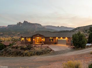 105 Parunuweap Cir, Springdale, UT 84767