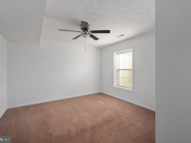 259 Olympic Dr — Photo 37