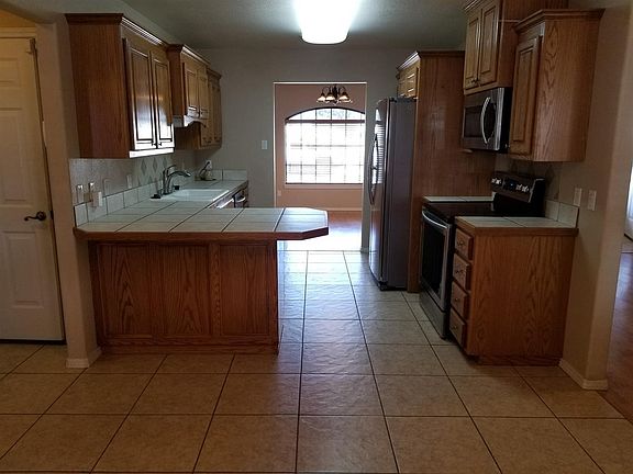 3rd image of 202 Pima Dr
