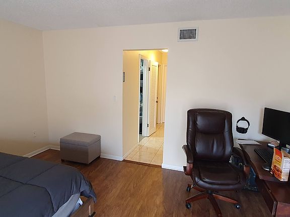 4th image of 4040 N Hills Dr