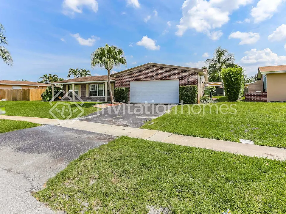 10900 NW 19th St