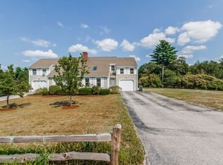 8 Karen Ln, Londonderry, NH 03053