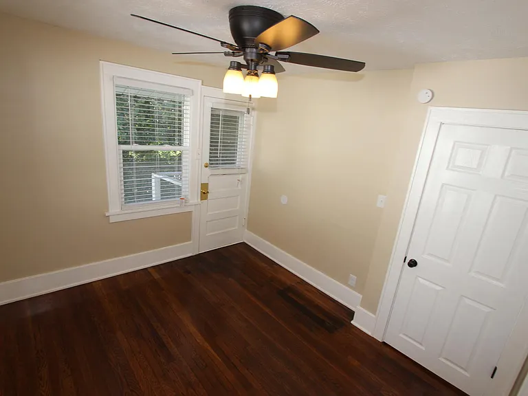 4816 Burt St #1/2-2 — Photo 18