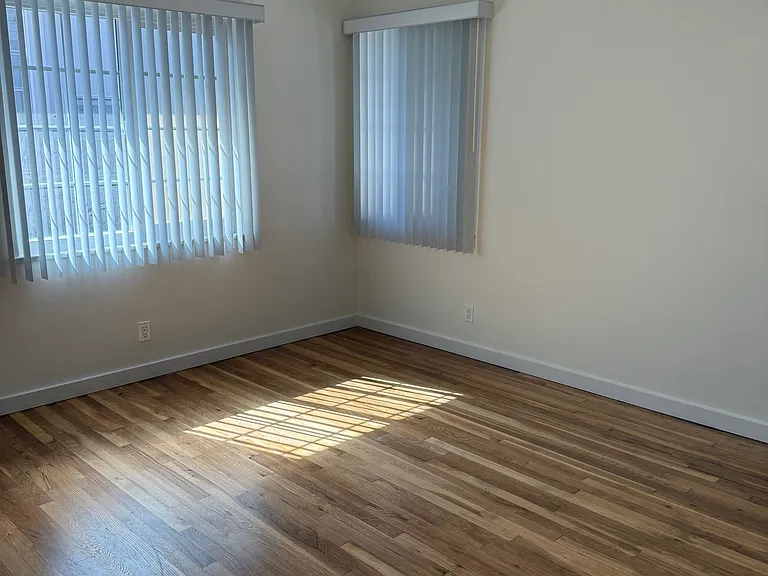 1216 E Glenoaks Blvd #1 — Photo 16