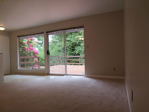 3rd image of 5412 159th Pl NE