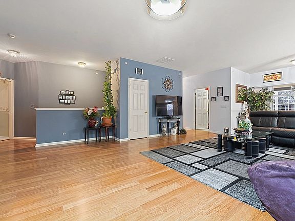 4th image of 1807 Eton Dr