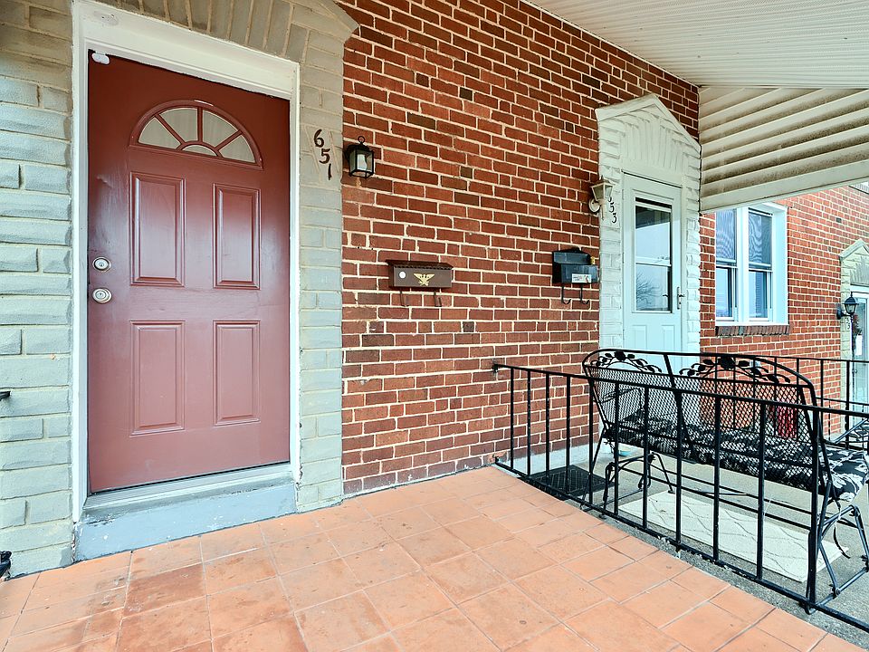 3 BR 1 Ba updated home with gorgeous hardwood floors and 3 car parking