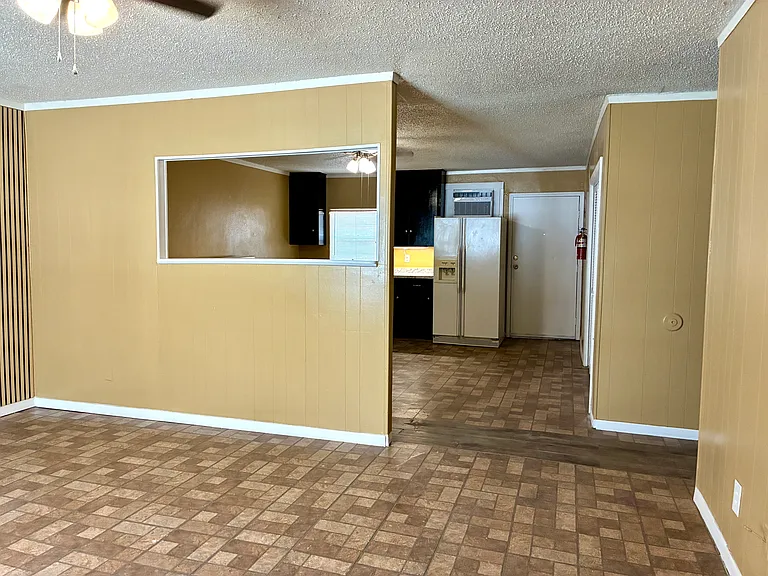 401 Avenue J #2 — Photo 8