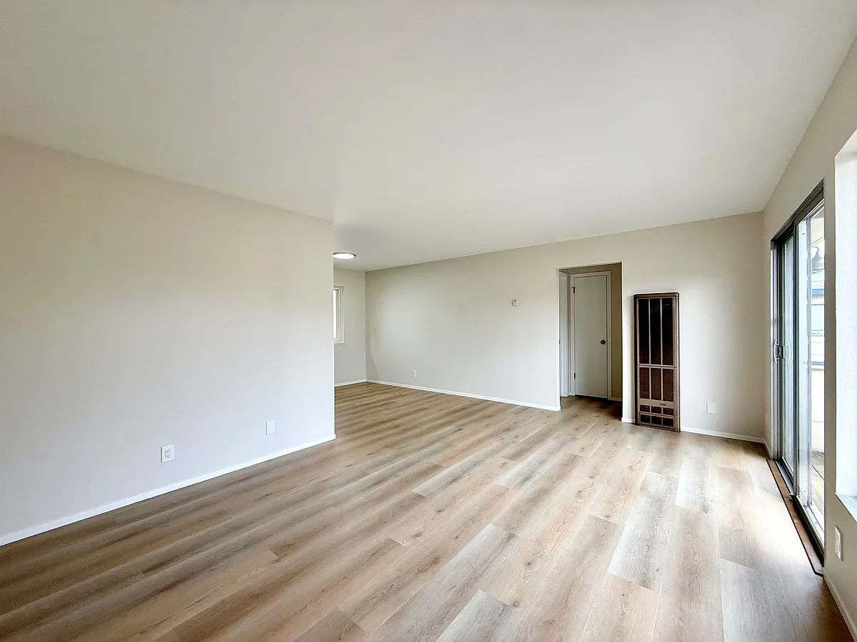 Building Photo - PM0509