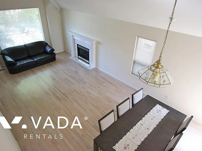 1572 Salal Cres — Photo 2