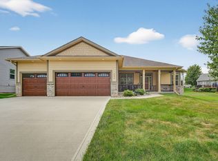 520 Crescent Ln, Norwalk, IA 50211