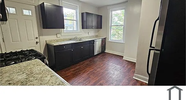 722 E 41st St — Photo 3