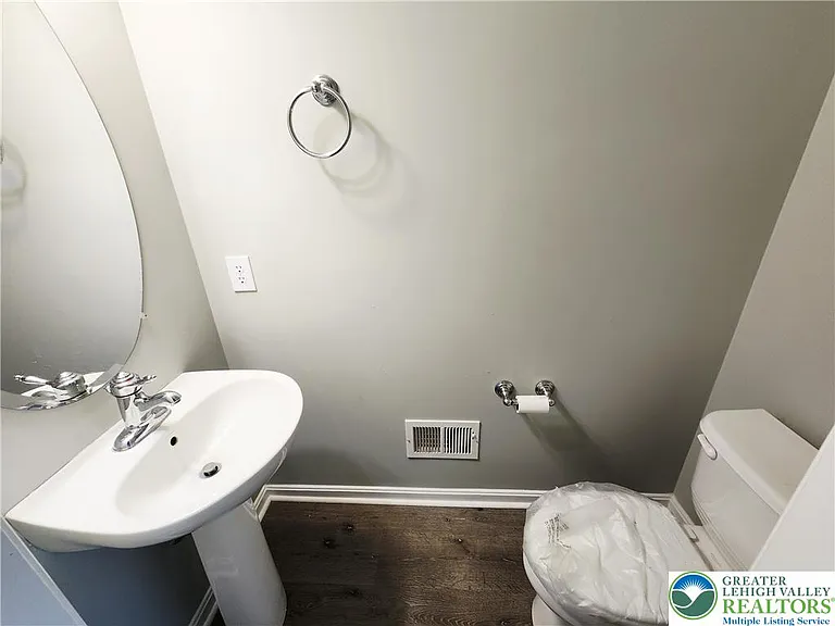 8513 Gateway Rd — Photo 19