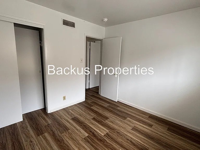 922 Lupin Dr — Photo 13