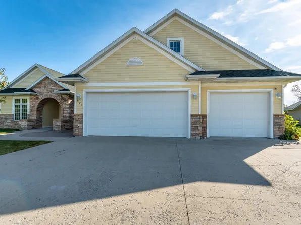 825 5th St SE, Pelican Rapids, MN 56572